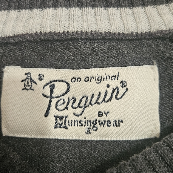 Penguin by Munsing Wear Mens grey V-Neck Sweater size large. - Picture 9 of 10